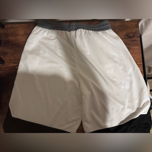 Nike Mens basketball Athletic Shorts, black white grey, large, brand new no tag - Picture 4 of 5